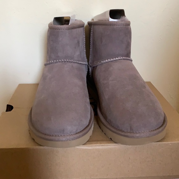 UGG Classic Mini II Boot - Picture 7 of 12